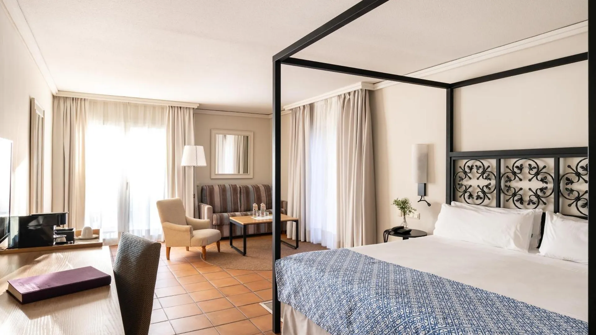 Отель Parador De Malaga Gibralfaro